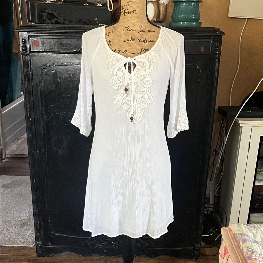 Elegant White Lace-Trimmed Mini Dress